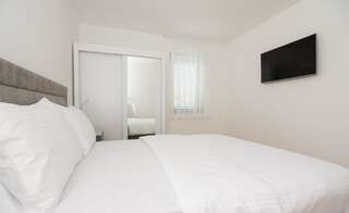 Апарт-отели Apart Hotel M.S. KATUNJANIN Игало Апартаменты с 3 спальнями-3