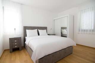 Апарт-отели Apart Hotel M.S. KATUNJANIN Игало Апартаменты с 3 спальнями-4